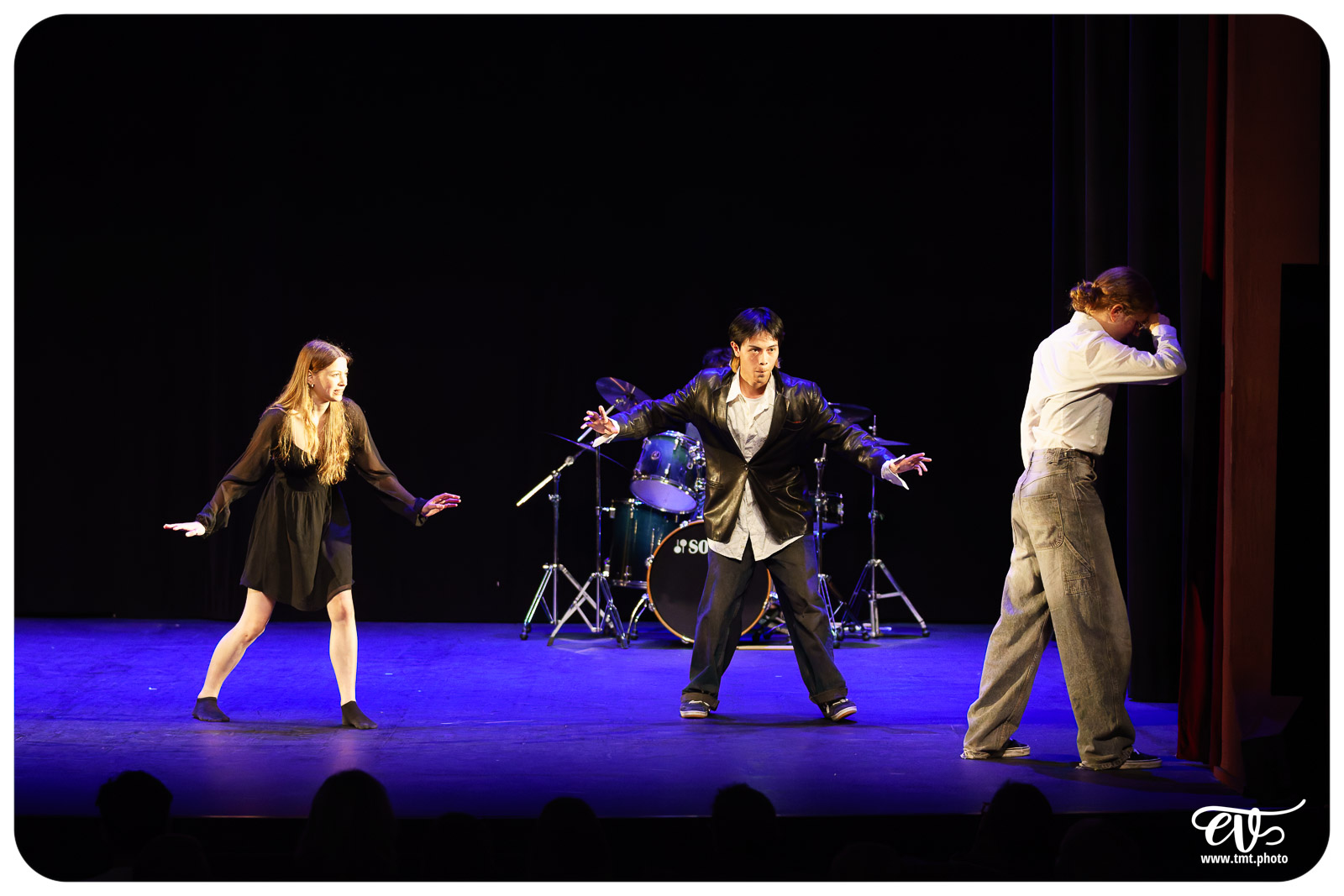 MAIS SONGEONS À RÉPÉTER S'IL VOUS PLAIT !